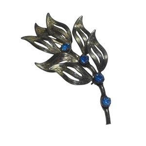Vintage silver & blue rhinestone flower brooch pin